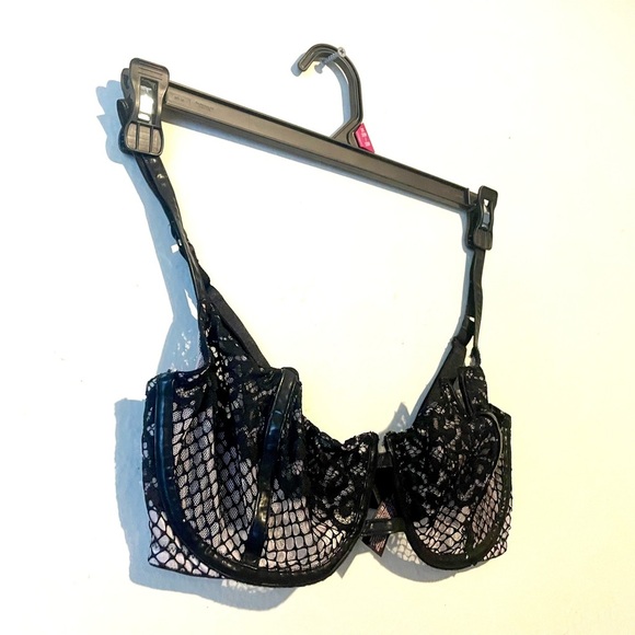 VICTORIA'S SECRET VERY SEXY SCANDALOUS BLACK BRA Size 34DD - Picture 3 of 8